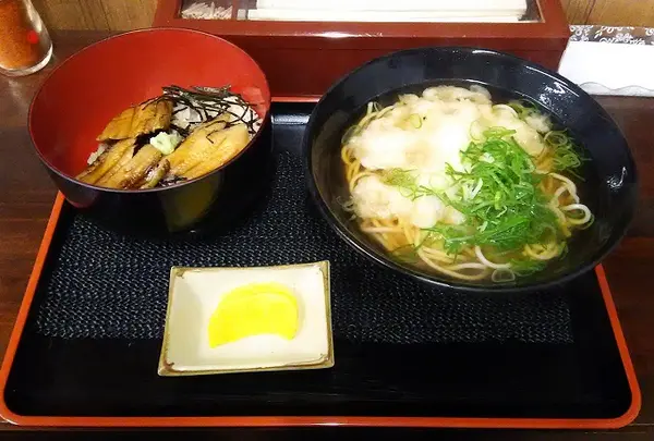 姫路名物のえきそば