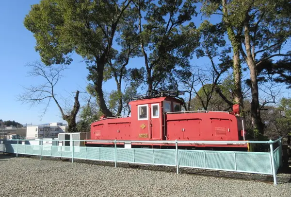 別子１号機関車　坑内牽引トロリー電車などを展示