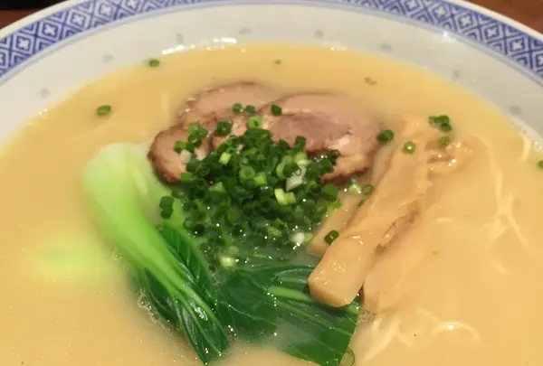 鳥の白湯スープ麺