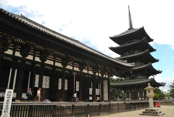 お馴染み五重塔