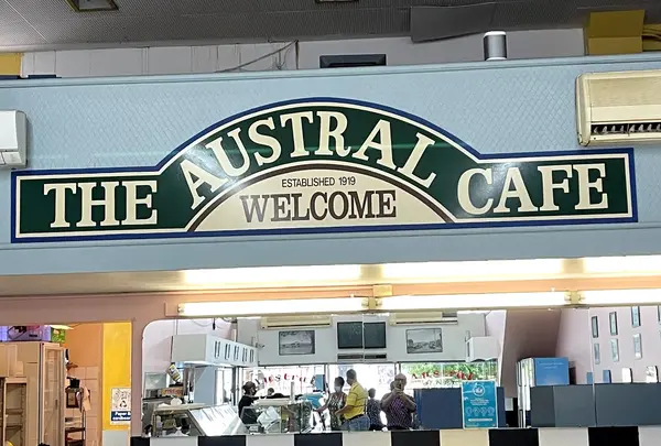 ザ•オーストラル•カフェ&ベーカリー The Austral Cafe And Bakery