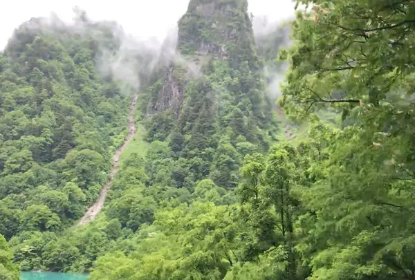 出し六峰