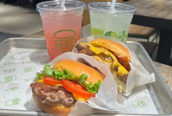 シェイクシャック アトレ 恵比寿店 （SHAKE SHACK）