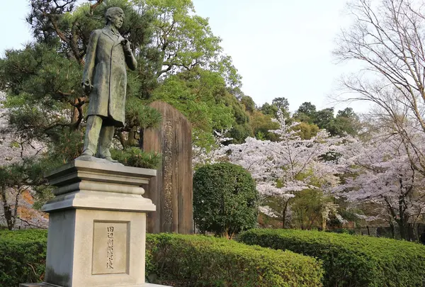 田辺朔郎博士像