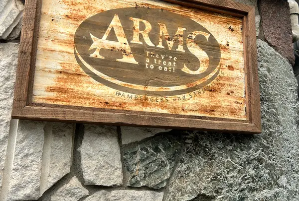 ARMS PARK SIDE BURGER SHOP （アームズ）