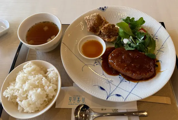 奈良国立博物館