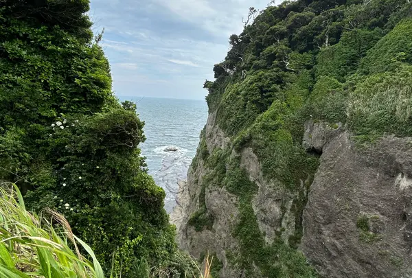山ふたつ