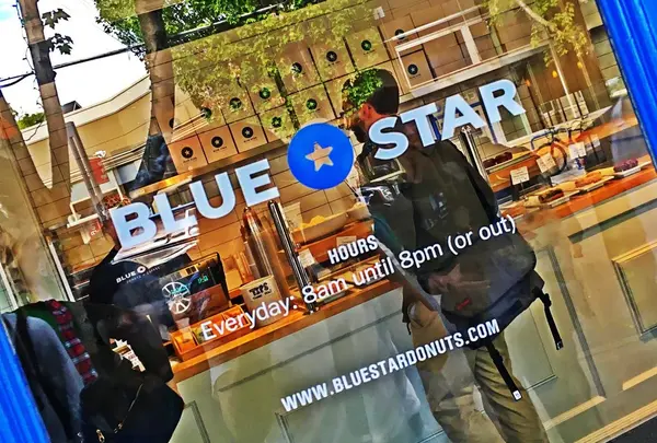 Blue Star Donutsの写真・動画_image_194515