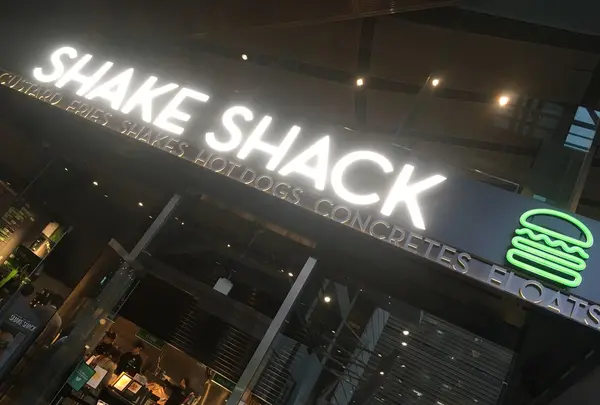 SHAKE SHACK（シェイクシャック） 東京国際フォーラム店の写真・動画_image_227821