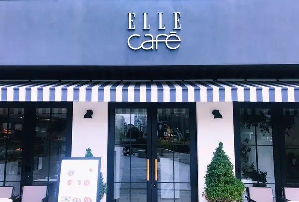 ELLE cafe AOYAMA エルカフェ青山