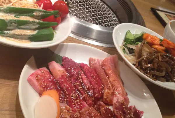 美食焼肉 トラジ 葉菜 西新宿店