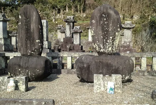 徳富蘇峰夫妻のお墓
