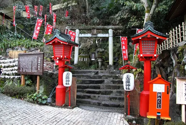 玉簾神社
