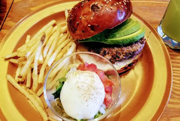 THE BURGER SHOP