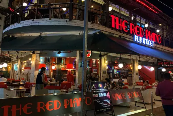 Red Piano Restaurant