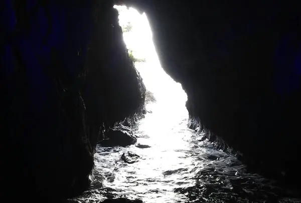 聖域の岬 青の洞窟