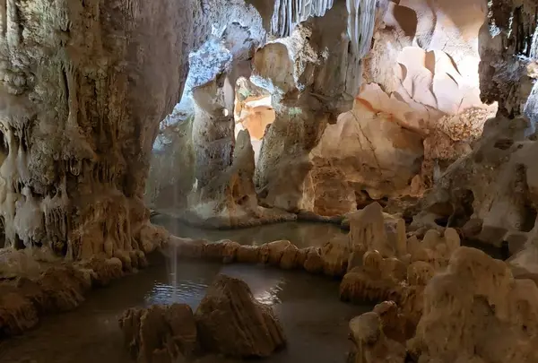 ティエンクン洞 Thien Cung Cave