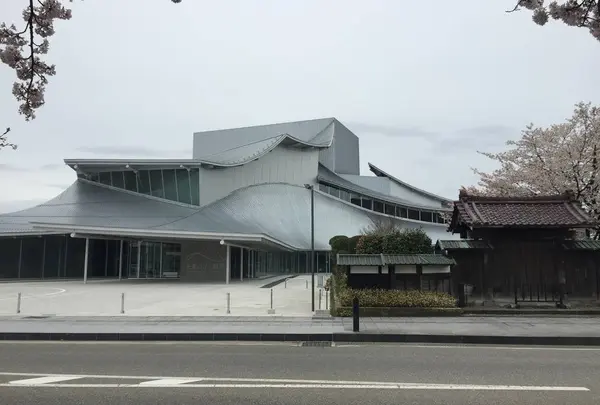 荘銀タクト鶴岡（鶴岡市文化会館）