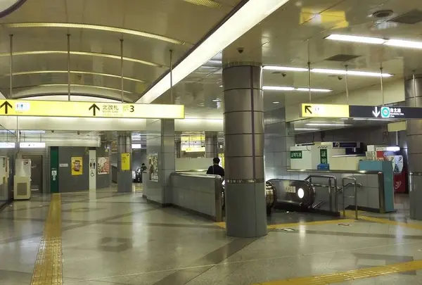 六本木一丁目駅