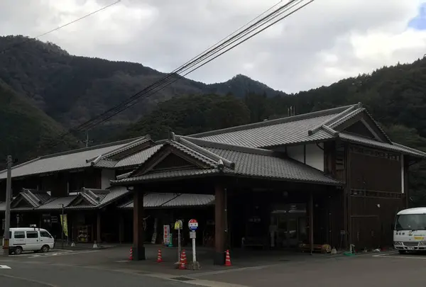 村営村所駅