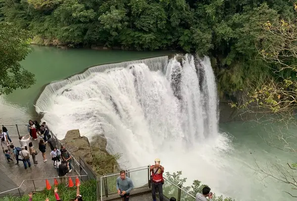 十分瀑布（Shifen Waterfall）の写真・動画_image_679851