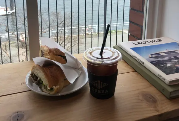 ZEBRA Coffee & Croissant 横浜の写真・動画_image_896659