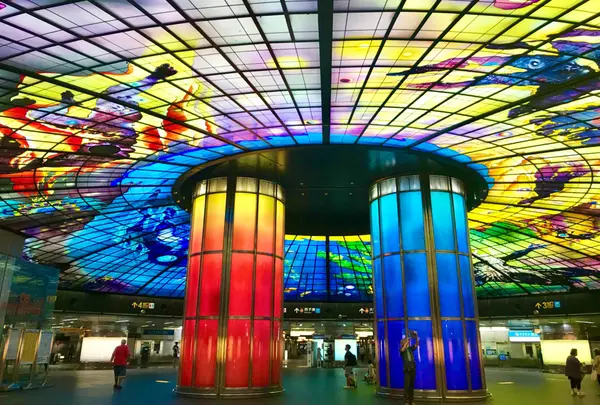 高雄MRT美麗島站(駅)