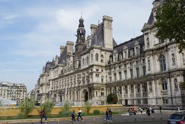 パリ市庁舎(Hôtel de Ville)