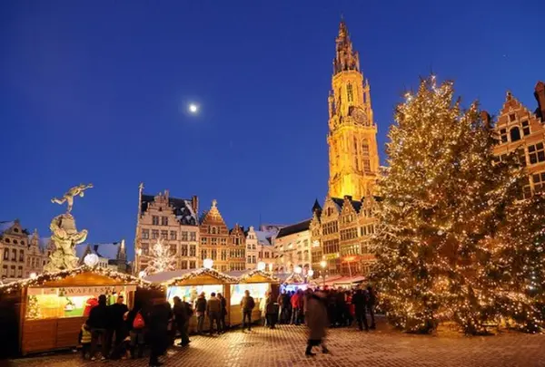 ベルギーで過ごすクリスマス Holiday ホリデー