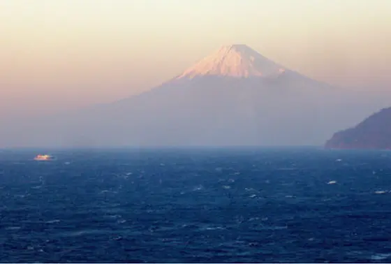 富士山の全景を眺めるならやはり冬がおすすめ