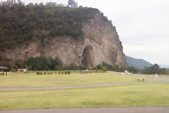 岩鼻