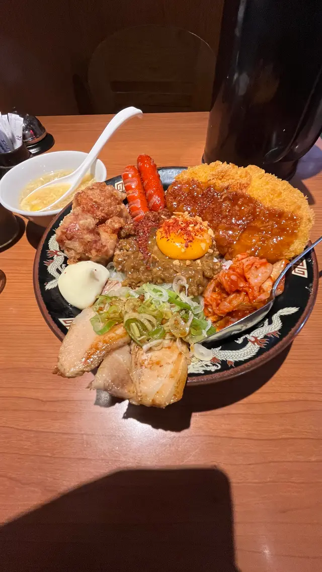 カミナリ飯店