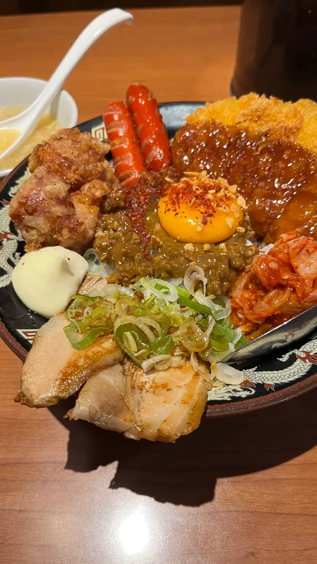 カミナリ飯店