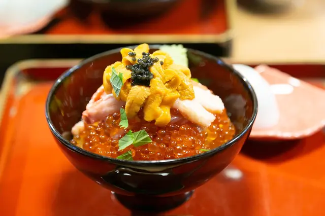 敦賀魚河岸海鮮丼 うお吟
