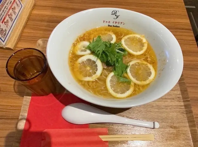 黄金の塩らぁ麺ドゥエイタリアン