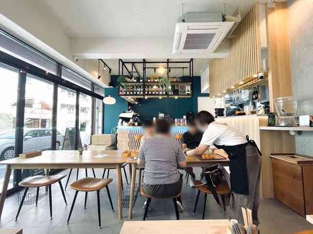 スパーブ タイモダンカフェ （Suphab Thai Modern Cafe）