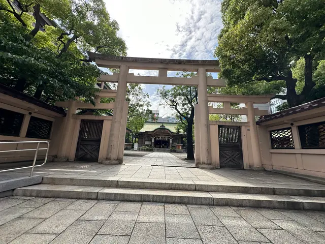 坐摩神社