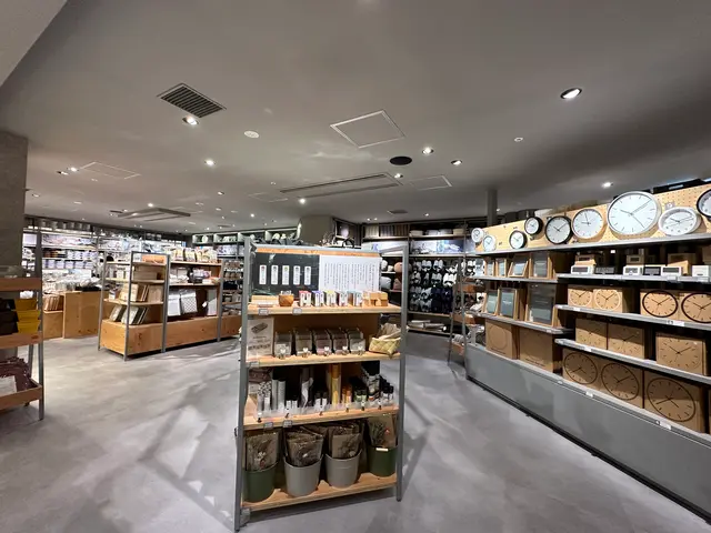 Standard Products ヤエチカ店（スタンダードプロダクツ）