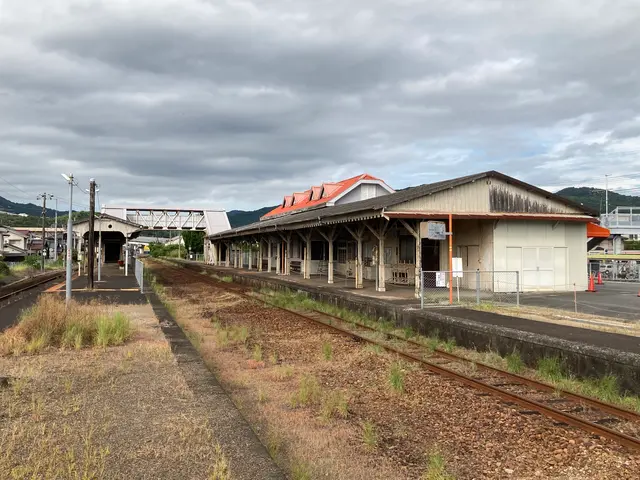 西岩国駅