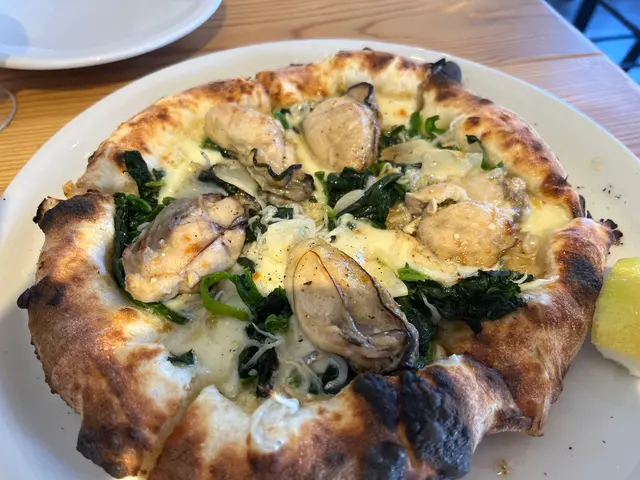 ピッツェリア ピノイゾラ ～ウェスタ～（Pizzeria Pino Isola VESTA）