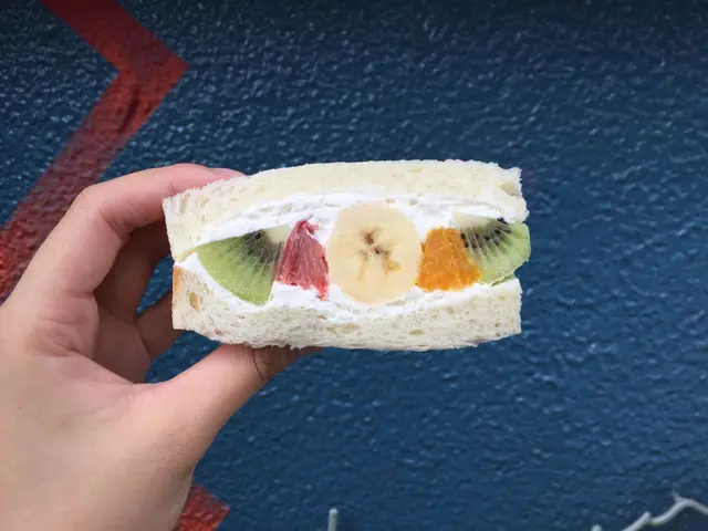 フツウニフルウツ