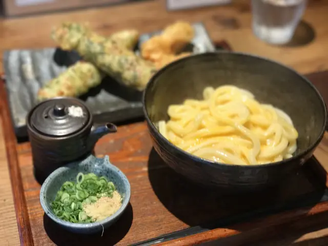 こがねうどん酒場