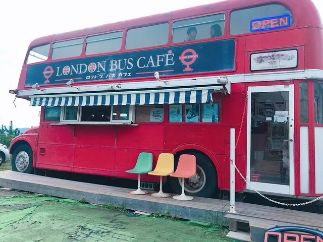 糸島 LONDON BUS CAFE（ロンドンバスカフェ）