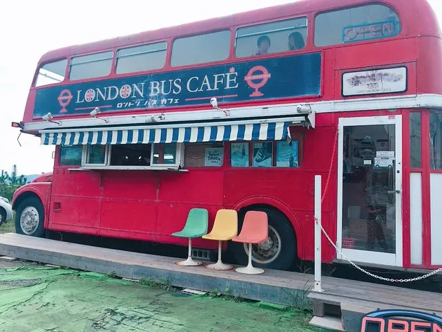 糸島 LONDON BUS CAFE（ロンドンバスカフェ）