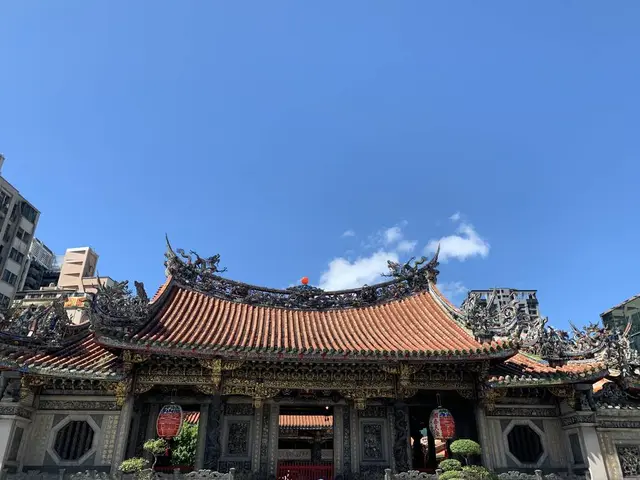 龍山寺（Longshan Temple）