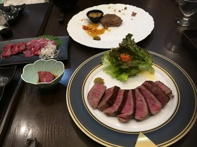 肉バル アロンジェ