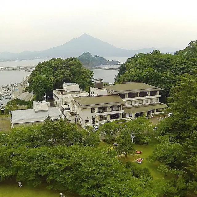 城山荘