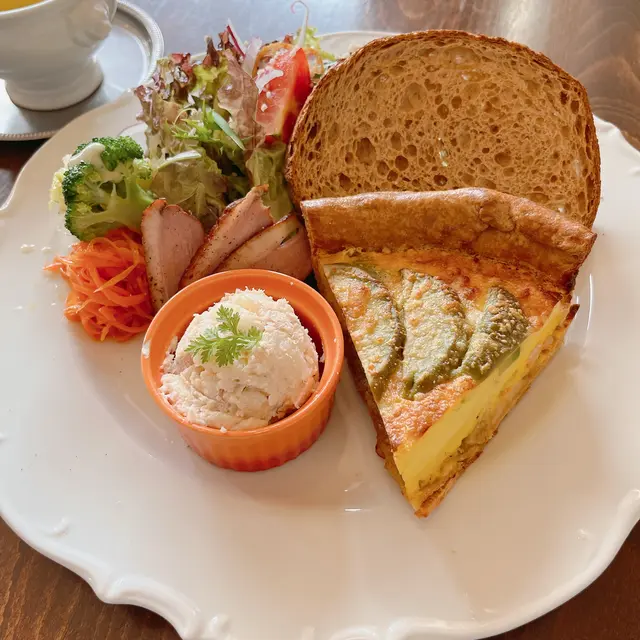 café de montée カフェモンティ