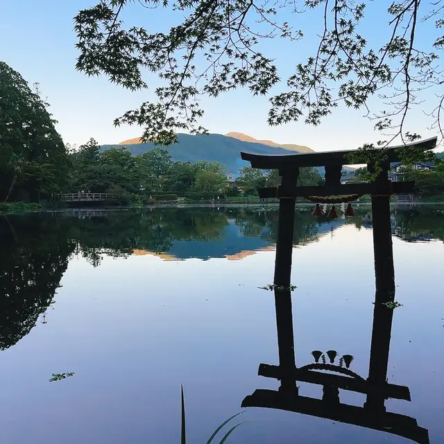 金鱗湖