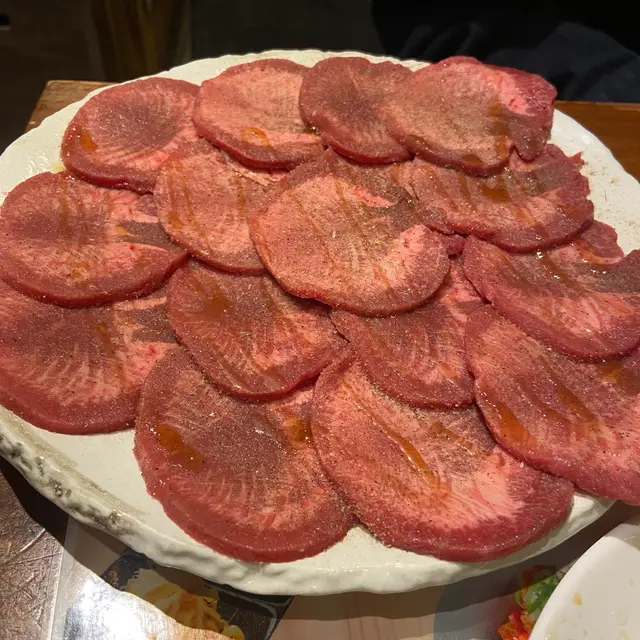 黒毛和牛とタンとハラミ 焼肉じゅんちゃん